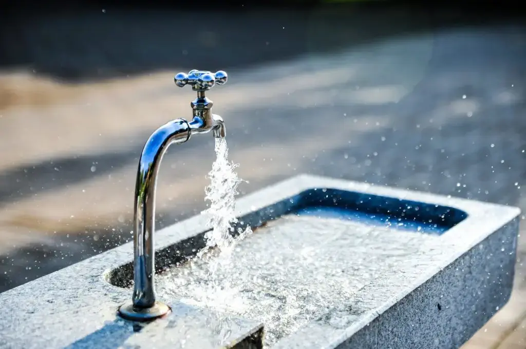 faucet-g76747a1f6_1920-1024x681