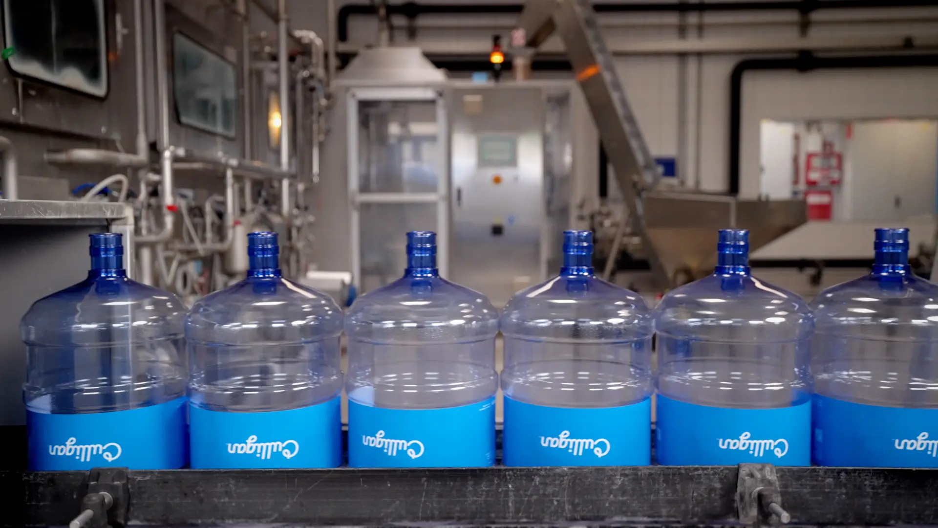 Culligan Mehrwegflaschen in der Abfüllanlage